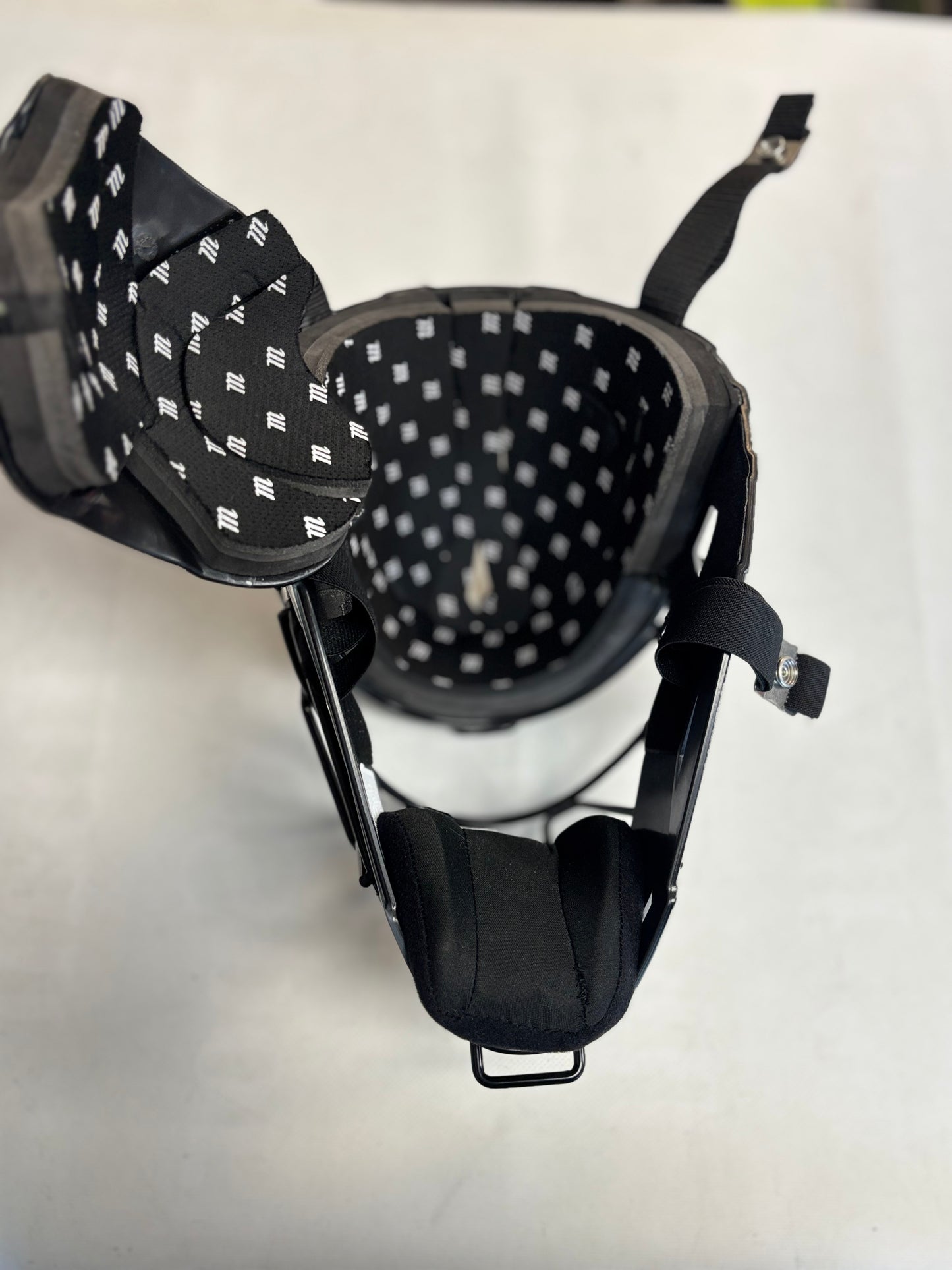 Marucci Select Catcher's Helmet 6 1/4” - 7”