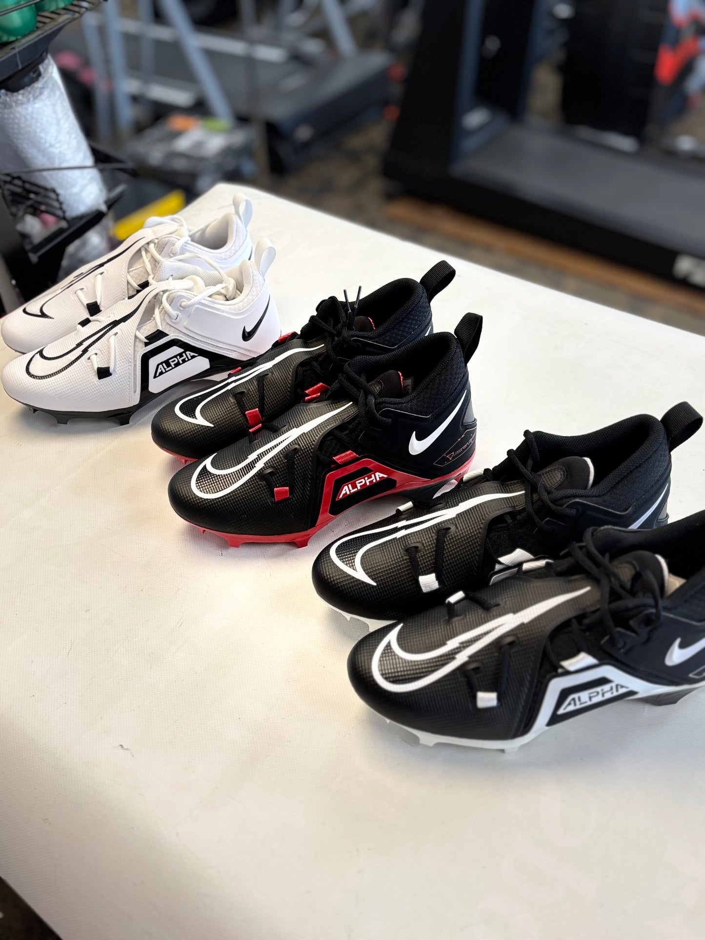 Nike Alpha Menace Pro 3 Football Cleats