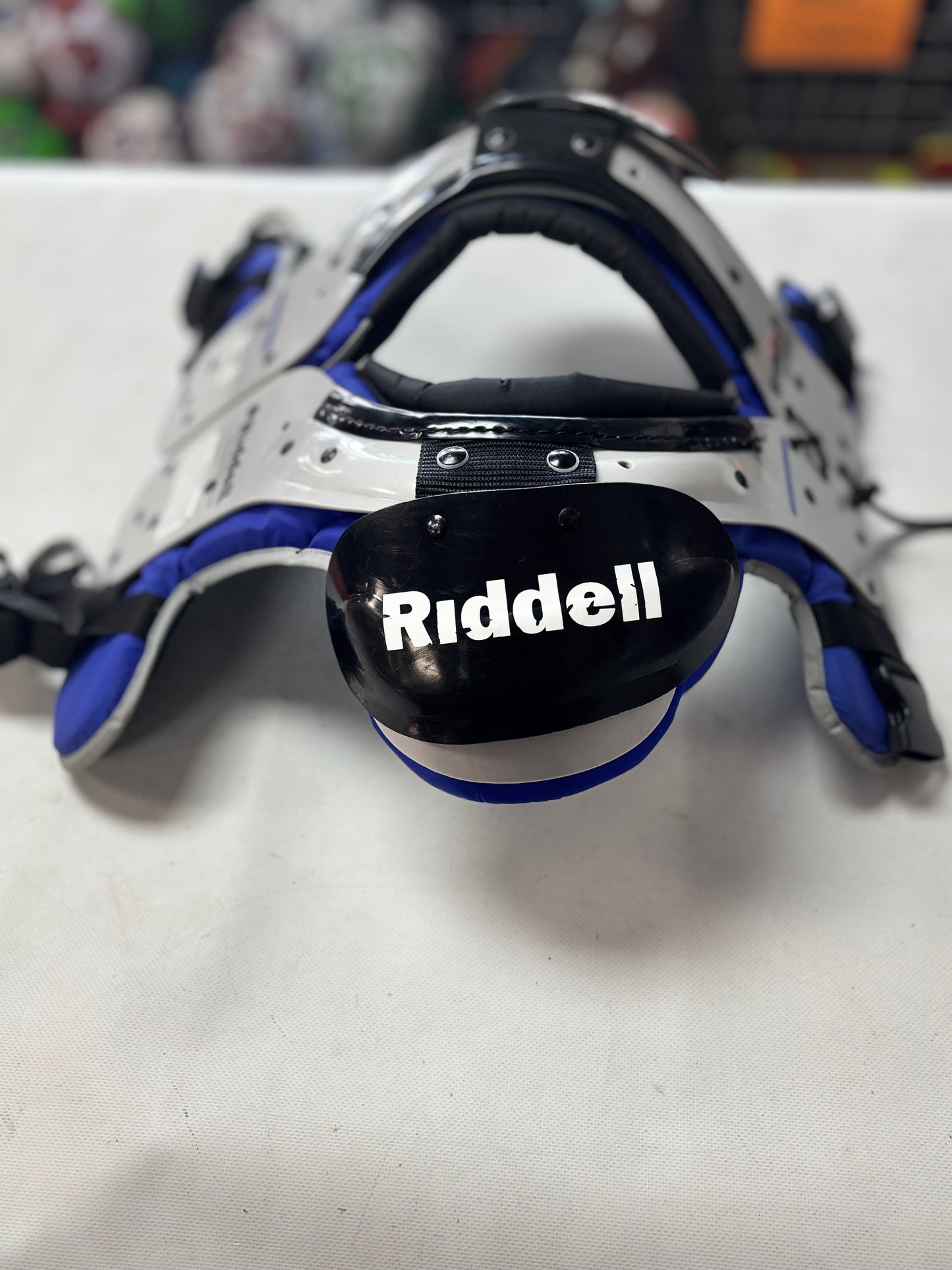 Riddell Pursuit Youth Medium Football Shoulder Pads (used)