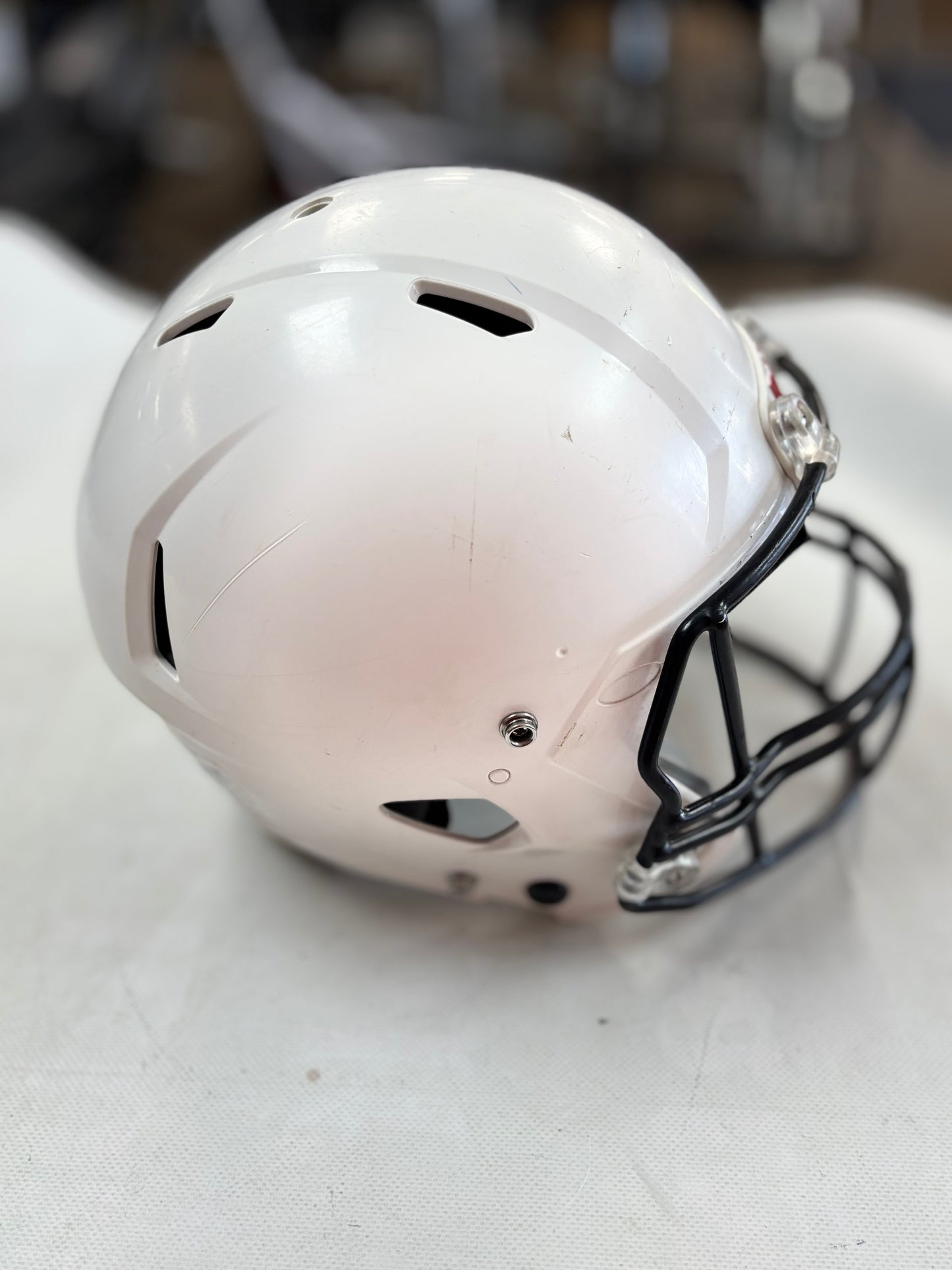 2023 Riddell Victor I Youth Small/Medium Football Helmet