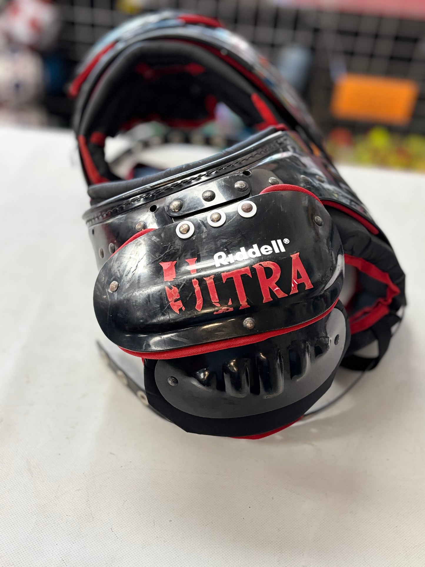 Riddell Ultra Shoulder Pads Size Medium (used)