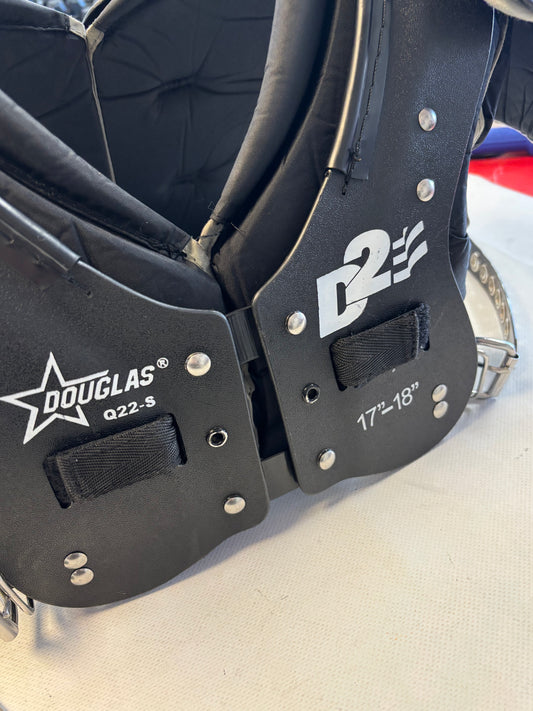 Douglas D2 17”-18” Adult Small Shoulder Pads (used)