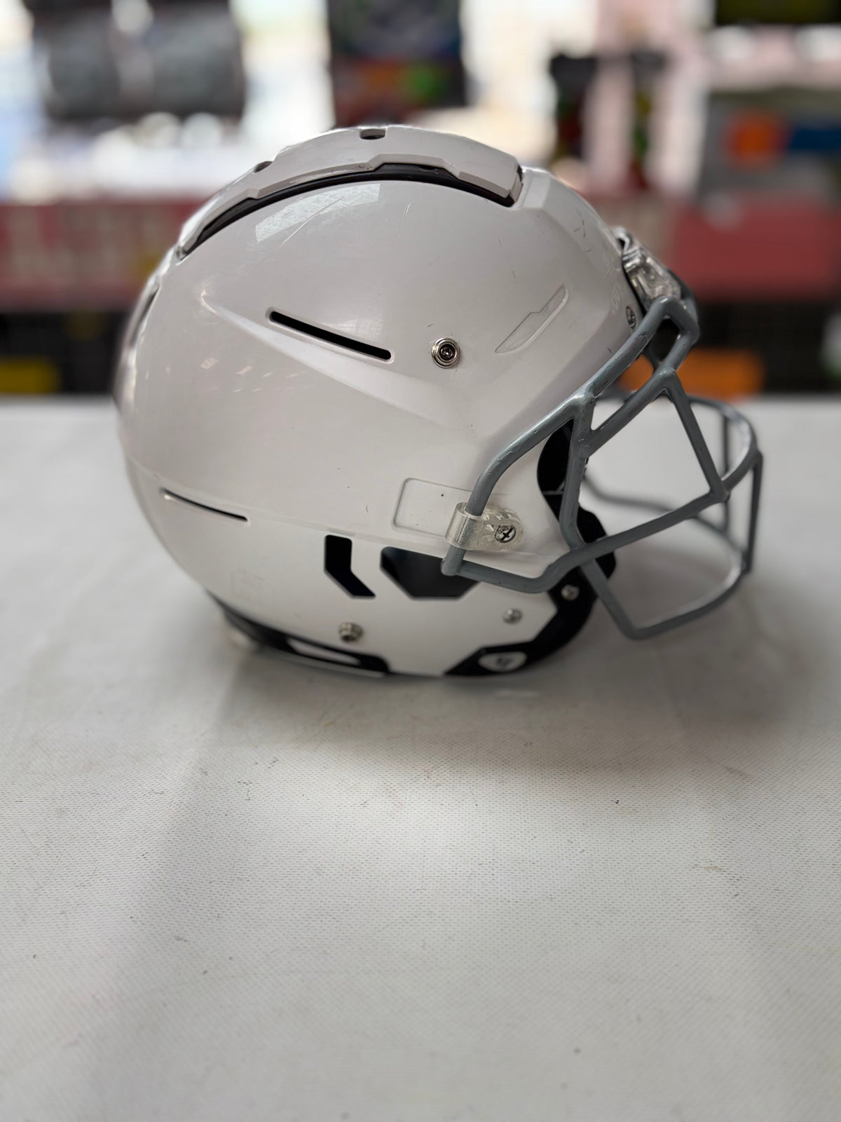 2023 White Schutt F7 LX1 Youth Medium Football Helmet (used)