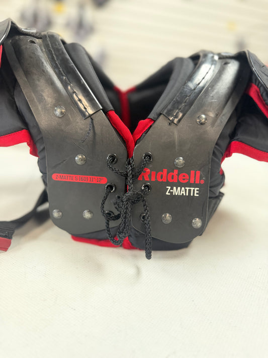 Riddell Z-Matte Youth Small Shoulder Pads (used)