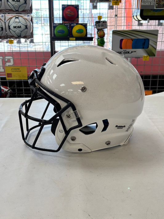 Schutt Vengeance 2018 in Glitter White - Youth Medium Football Helmet (used)