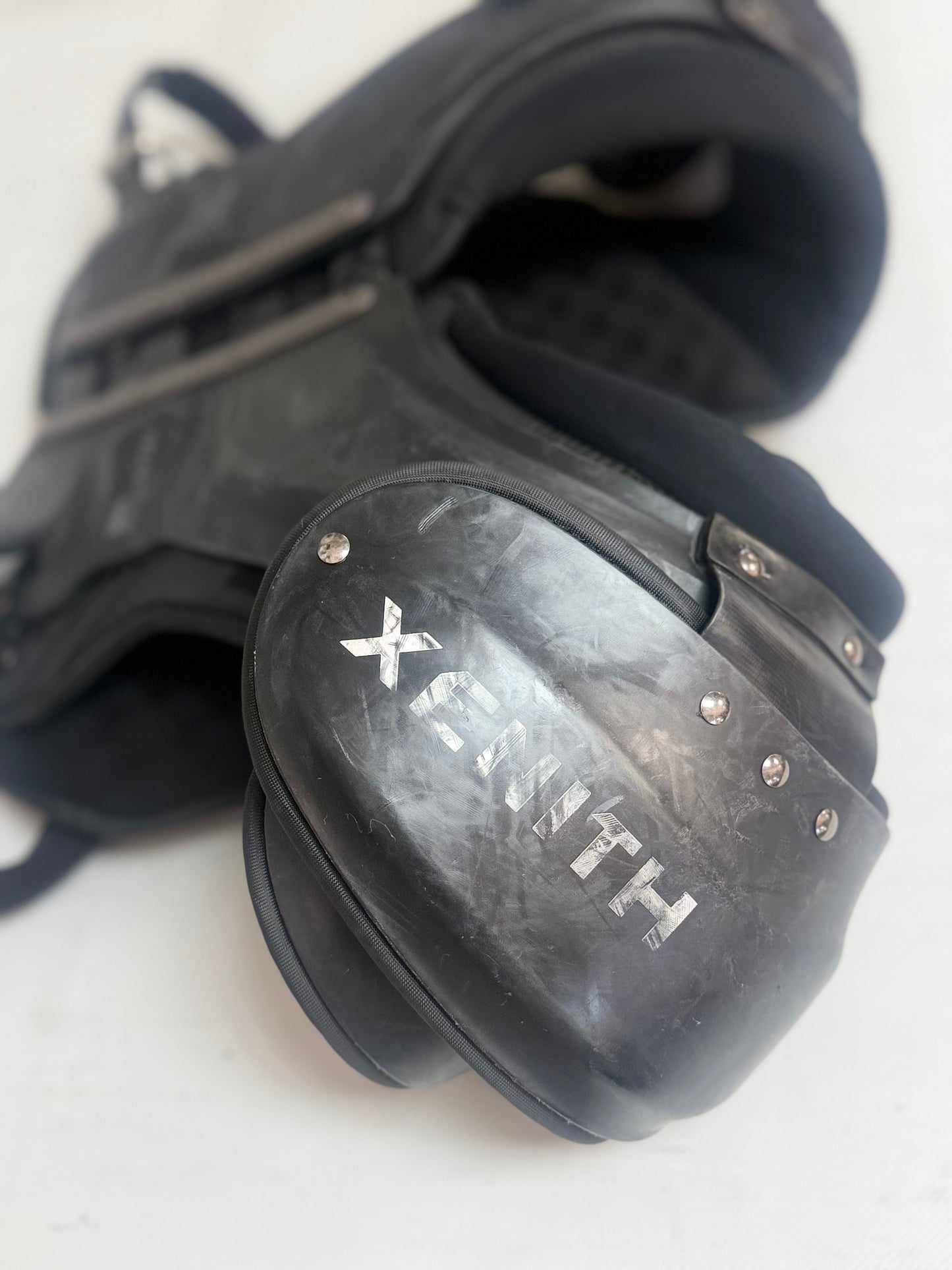 Zenith Velocity Pro Adult Medium Shoulder Pads (used)