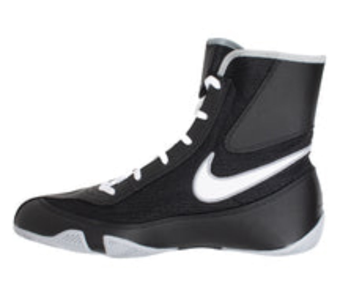 Nike Machomai size 6.5
