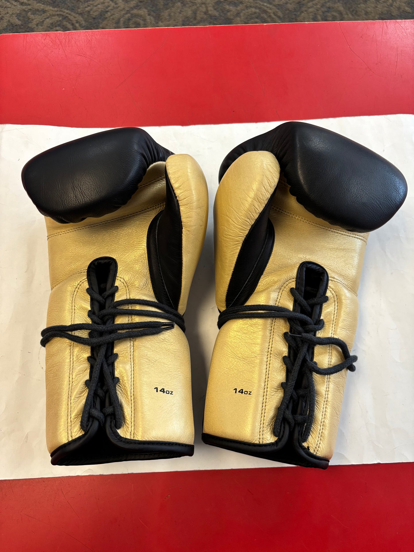 Windy 14oz Lace up Gloves