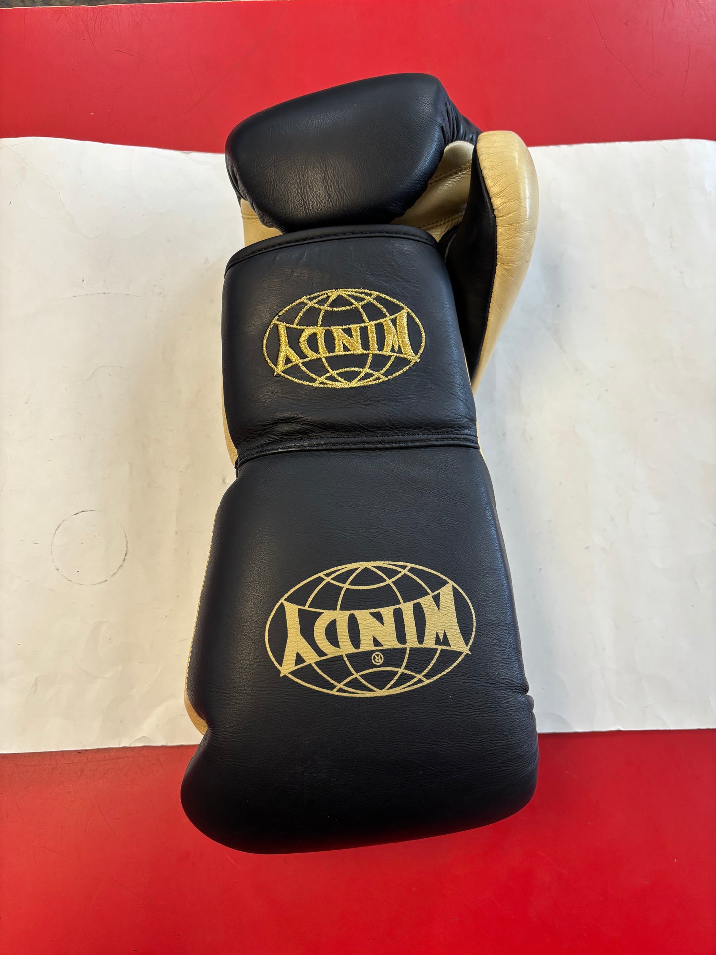 Windy 14oz Lace up Gloves