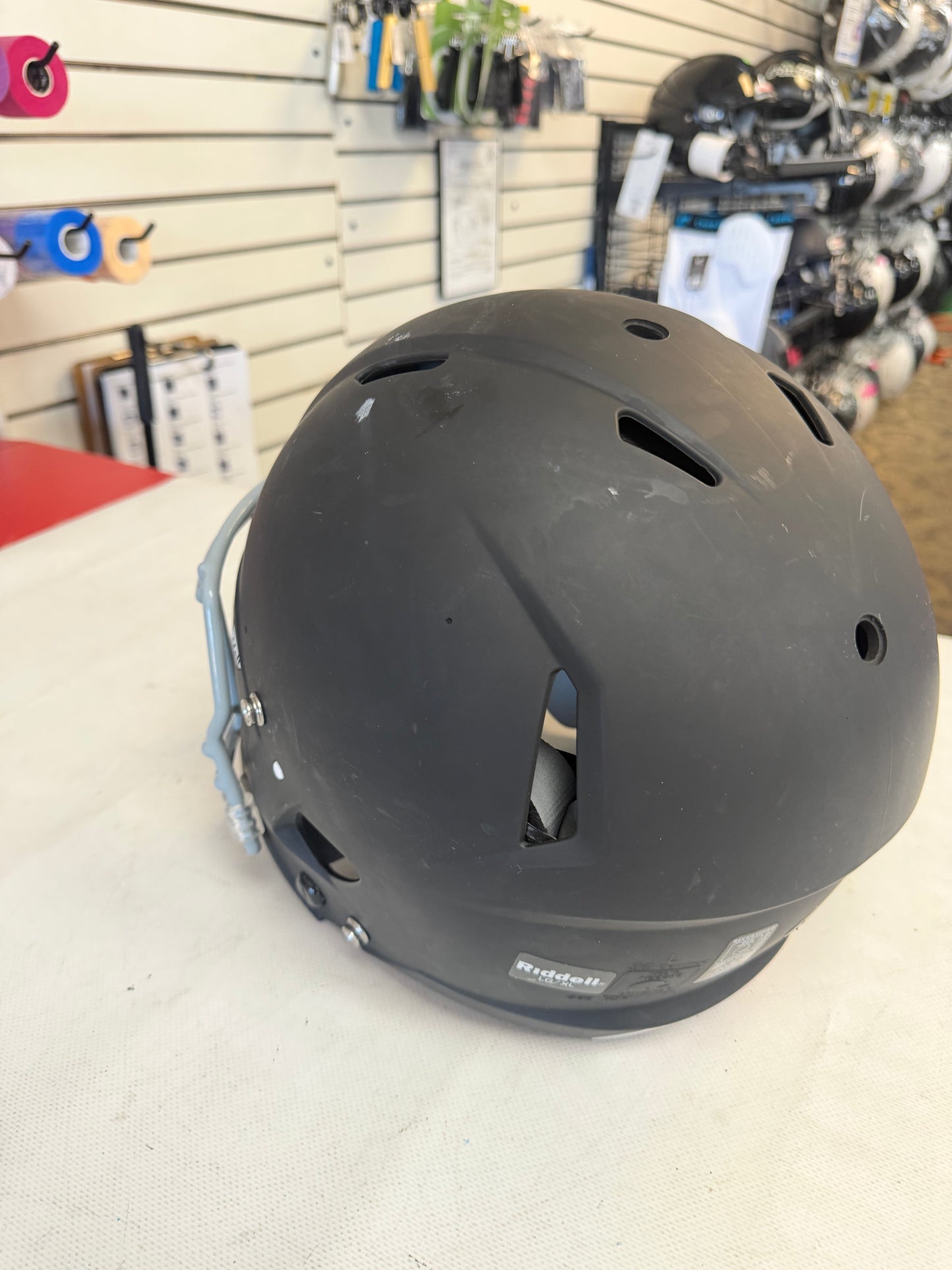 Riddell Victor-I Youth Lg/Xl Matte Black Football Helmet (used)