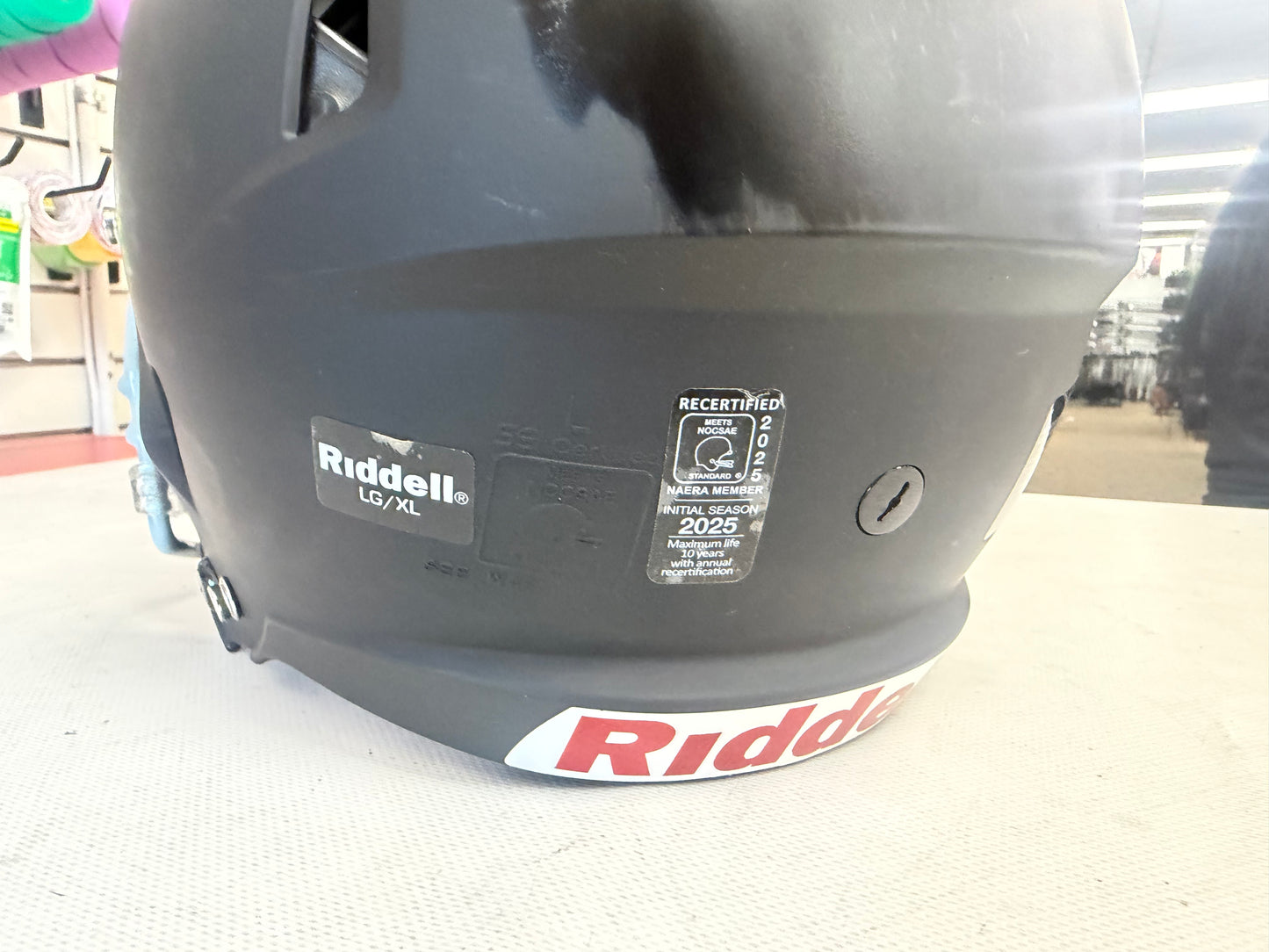 Riddell Victor-I Youth Lg/Xl matte black Football Helmet (used)