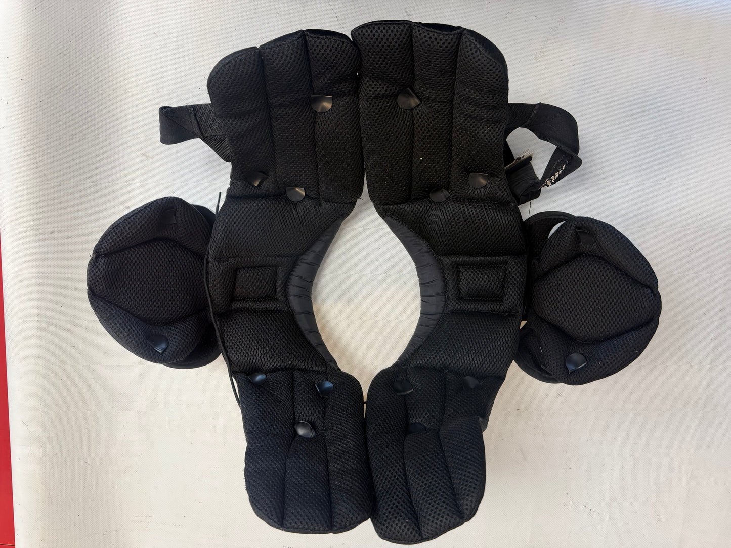 Schutt DS Flex Youth Shoulder Pads size medium (used)