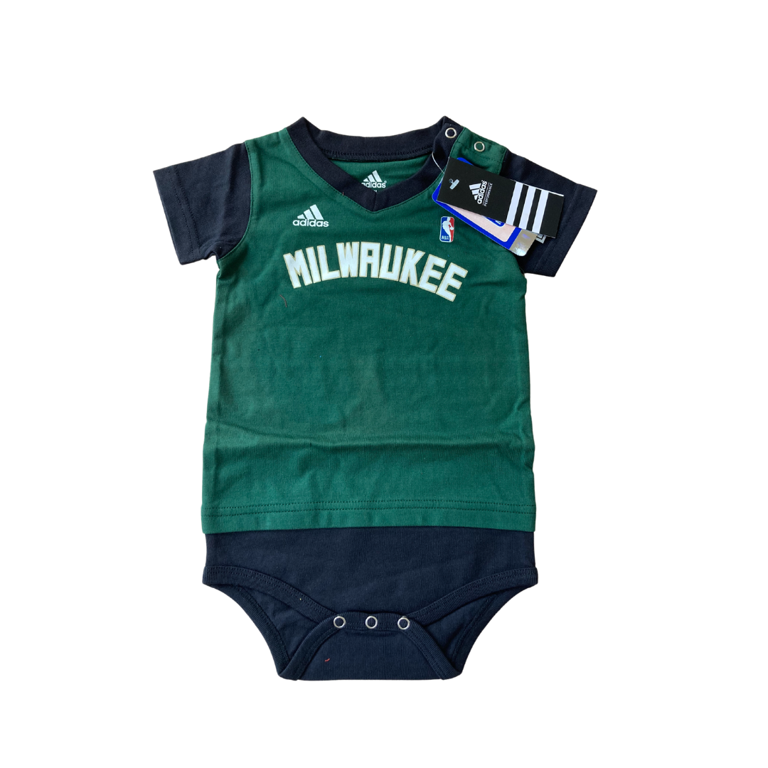 Milwaukee Bucks Onesie/Bib/Booties Set