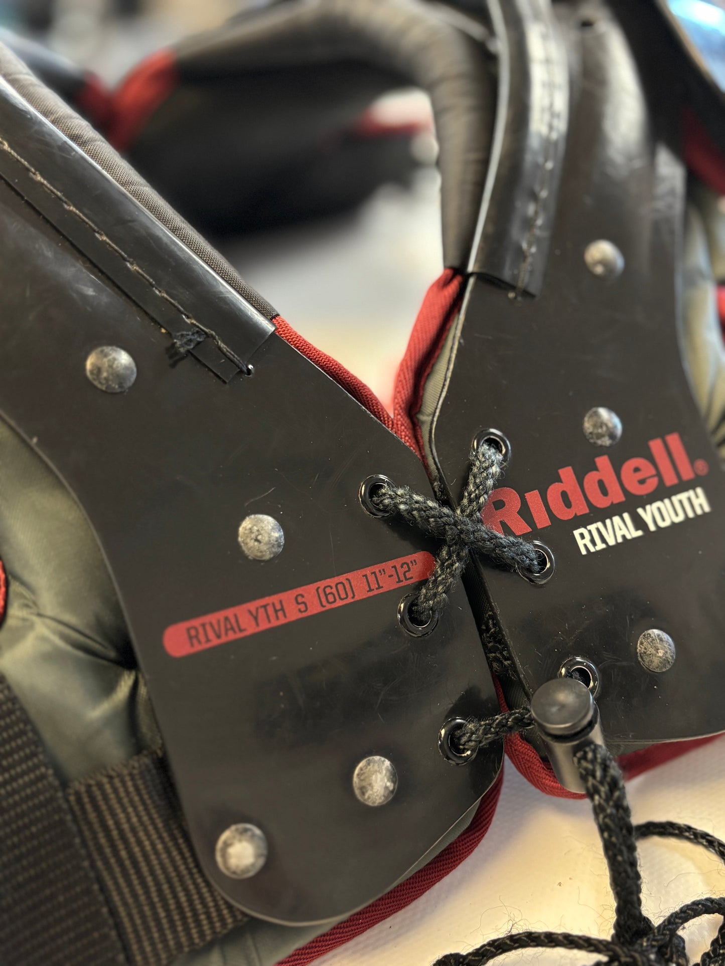 Riddell Rival Shoulder Pads- Youth Small (used)