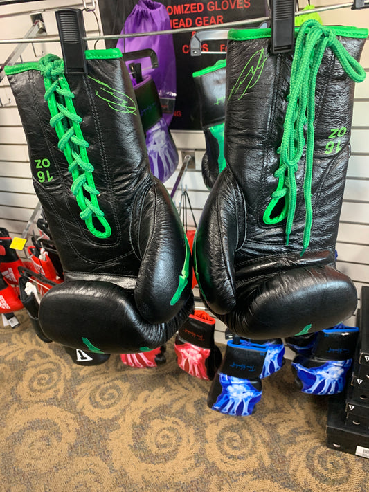 True Kombat 16 oz Gloves