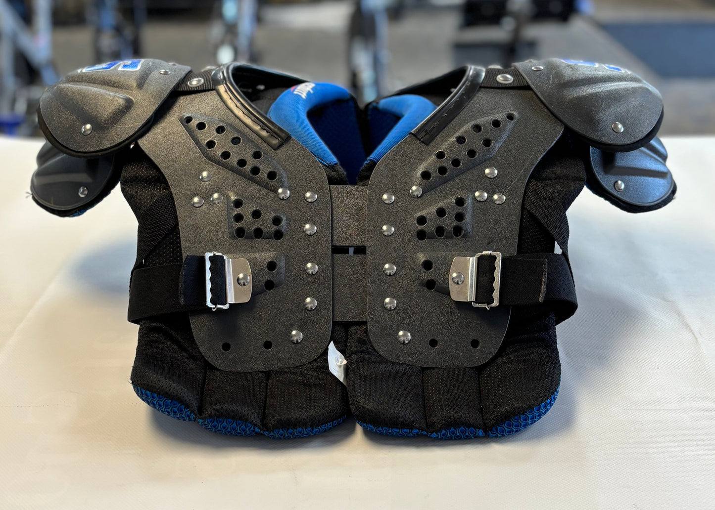 Schutt SI770 Shoulder Pads - Youth (used)