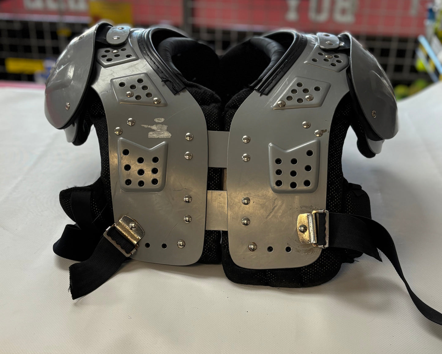 Schutt Shoulder Pads - Adult Large (used)