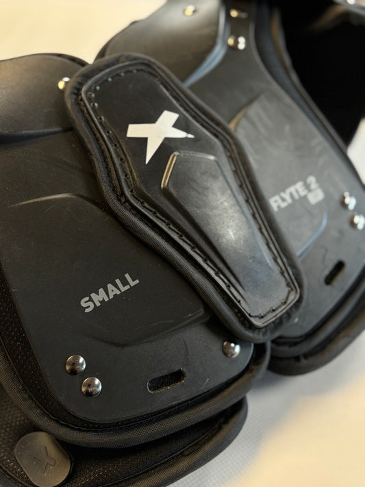 Xenith Flyte 2 SF Shoulder Pads - Youth Small (used)