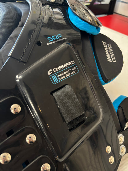 Champro Gauntlet sp 3D Adult Medium 17”-18” Shoulder Pads (used)
