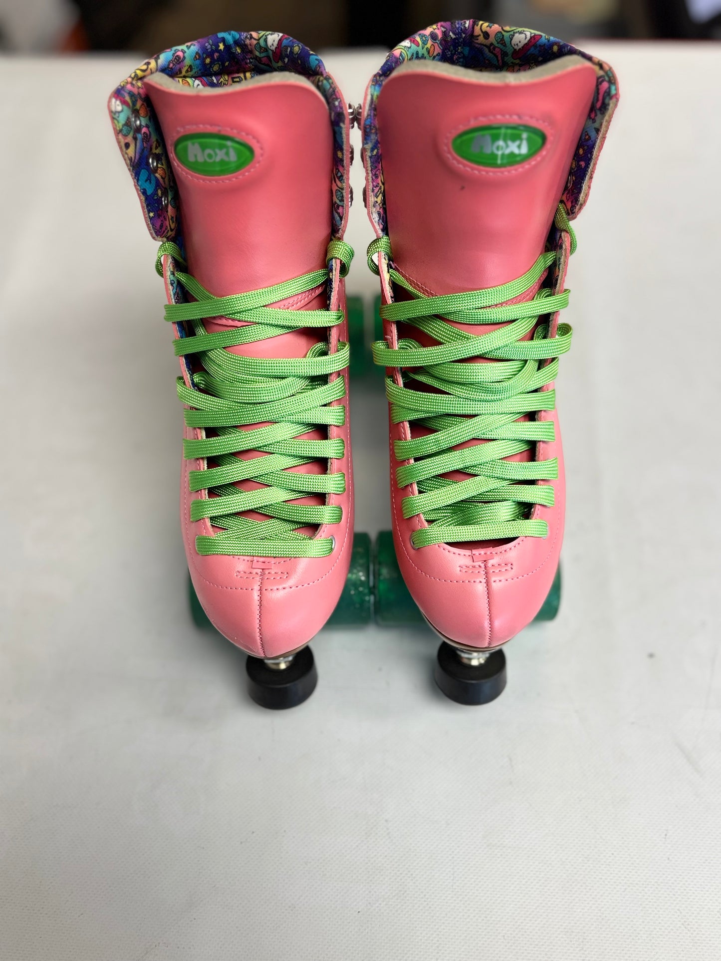 Moxi Beach Bunny Watermelon Colorway size 10