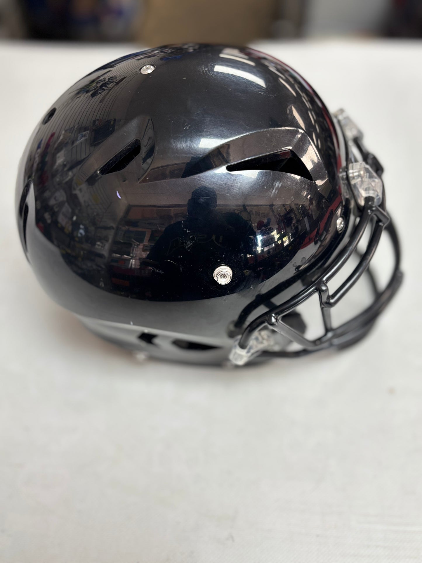 2024 Schutt Vengeance A11 Youth Medium Football Helmet