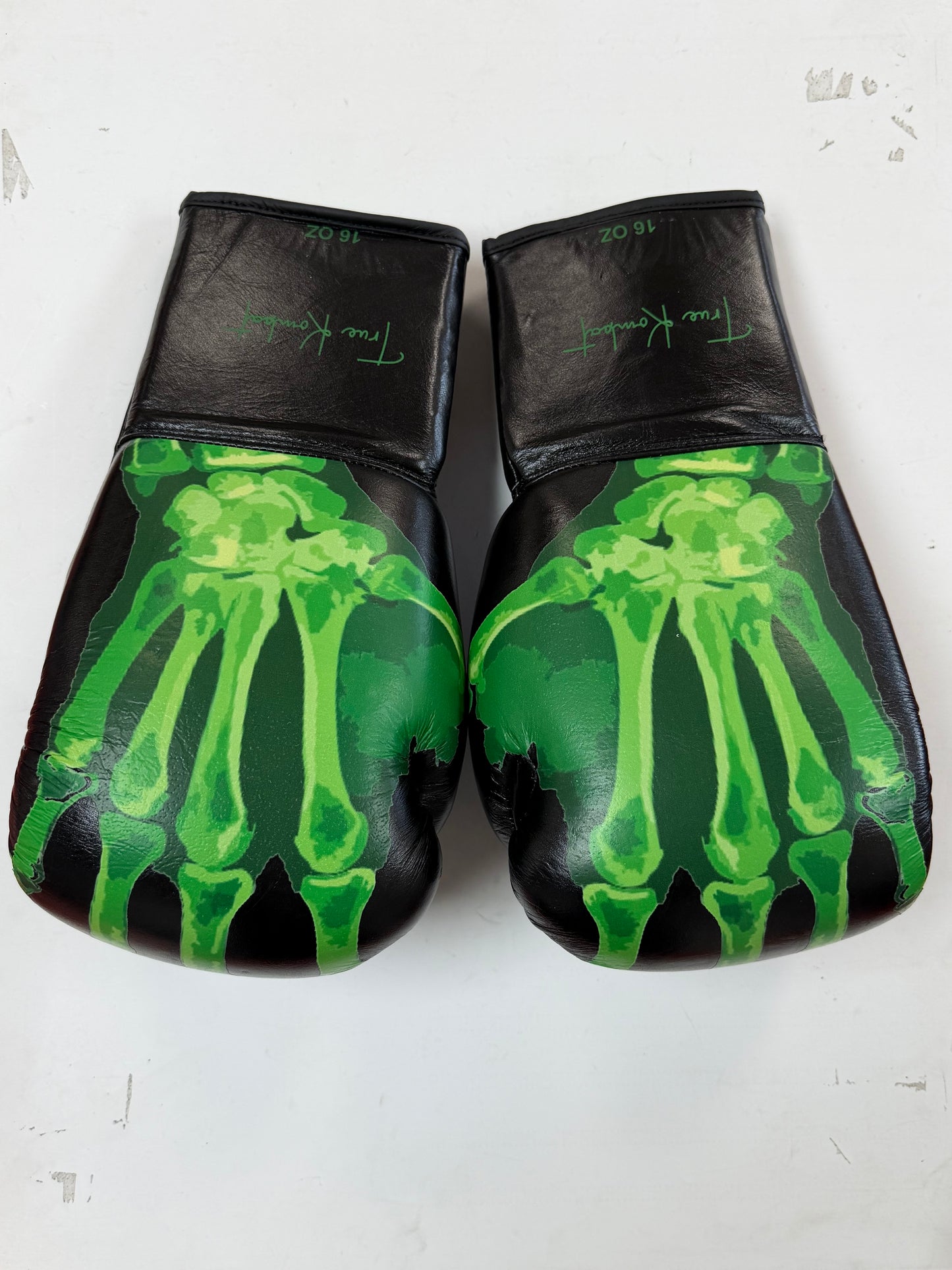 True Kombat 16oz Gloves