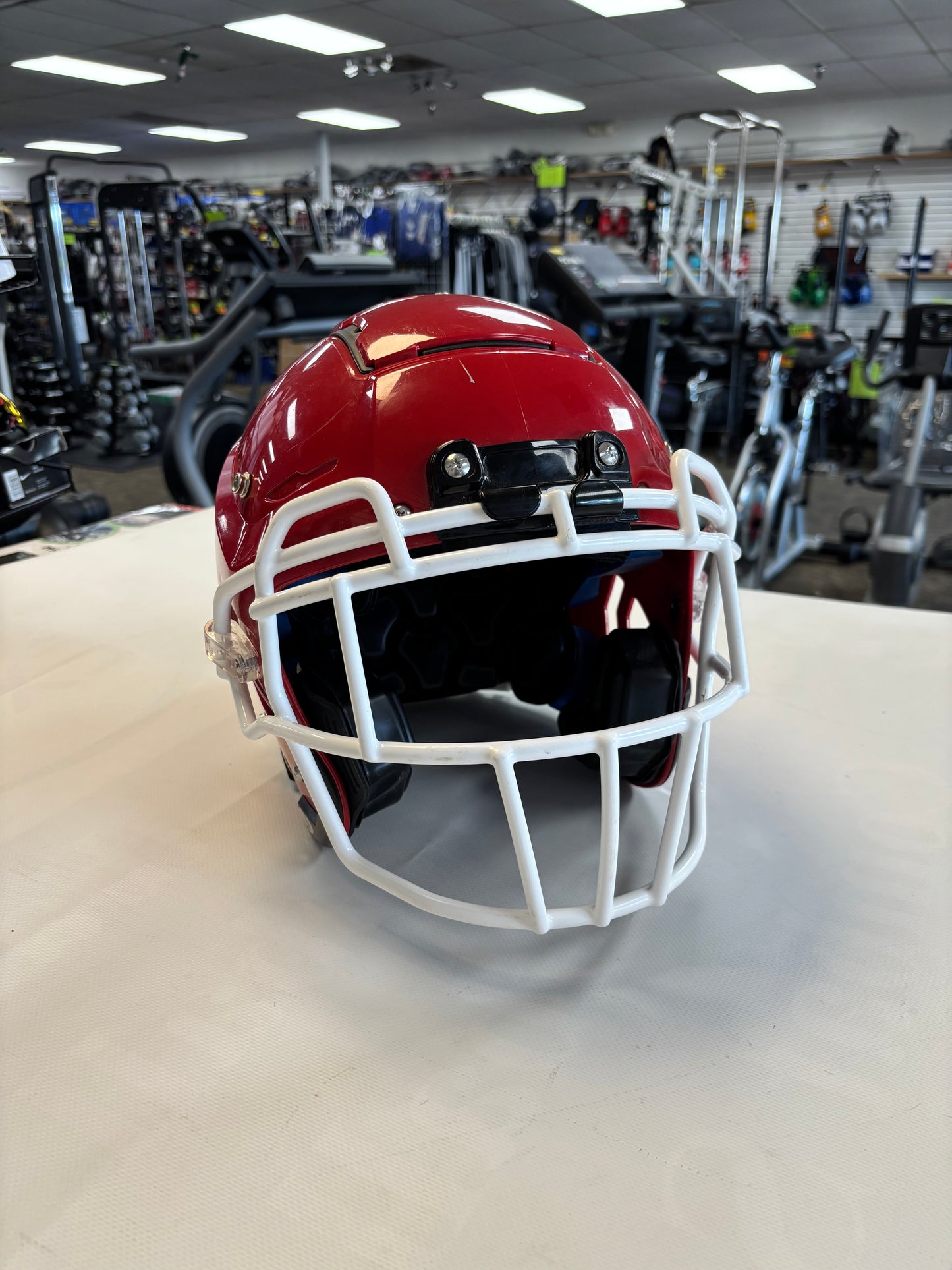 Schutt F7 Red Youth Medium 2023 (used)