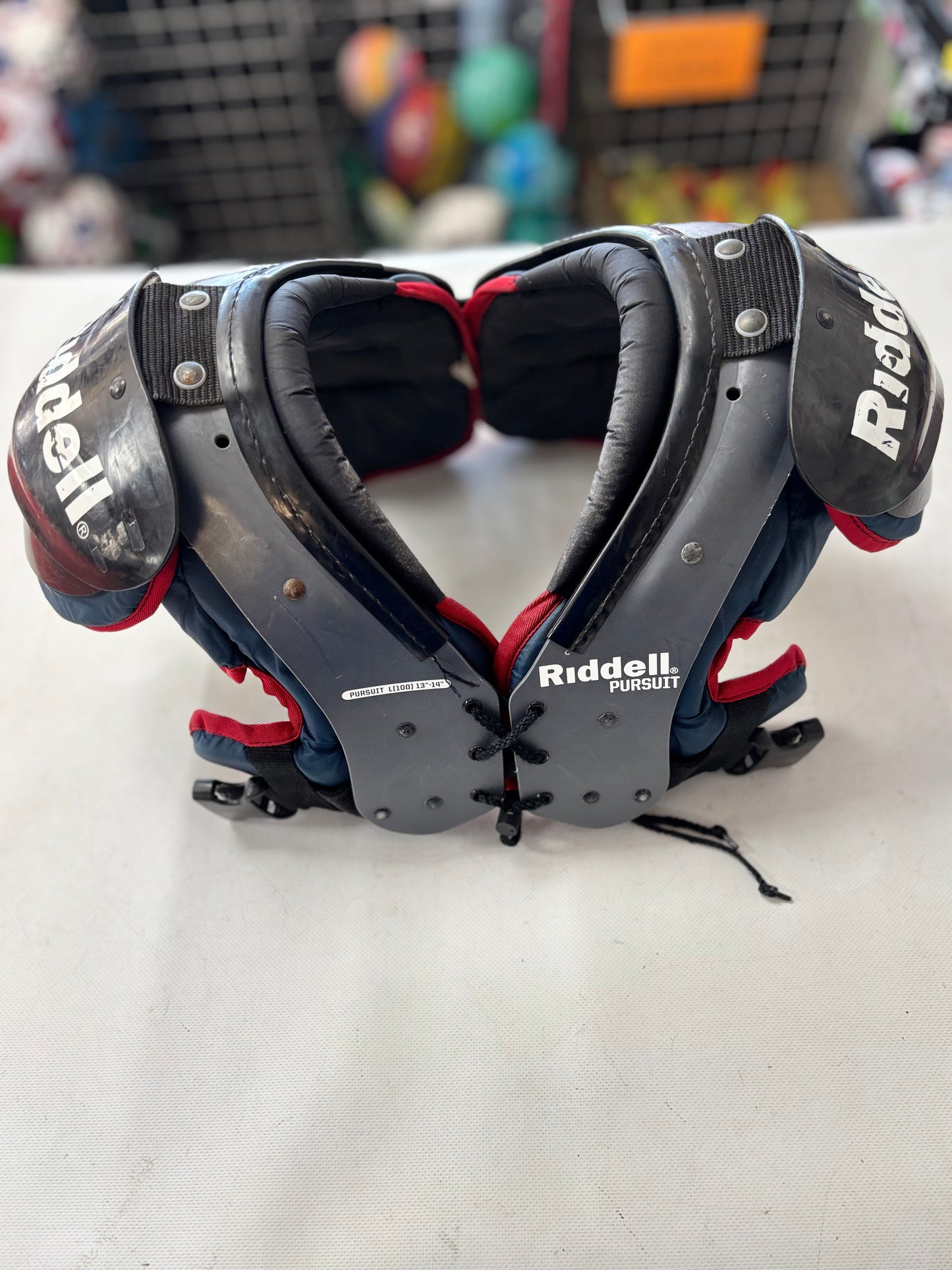 Riddell Pursuit Youth Large Football Shoulder Pads