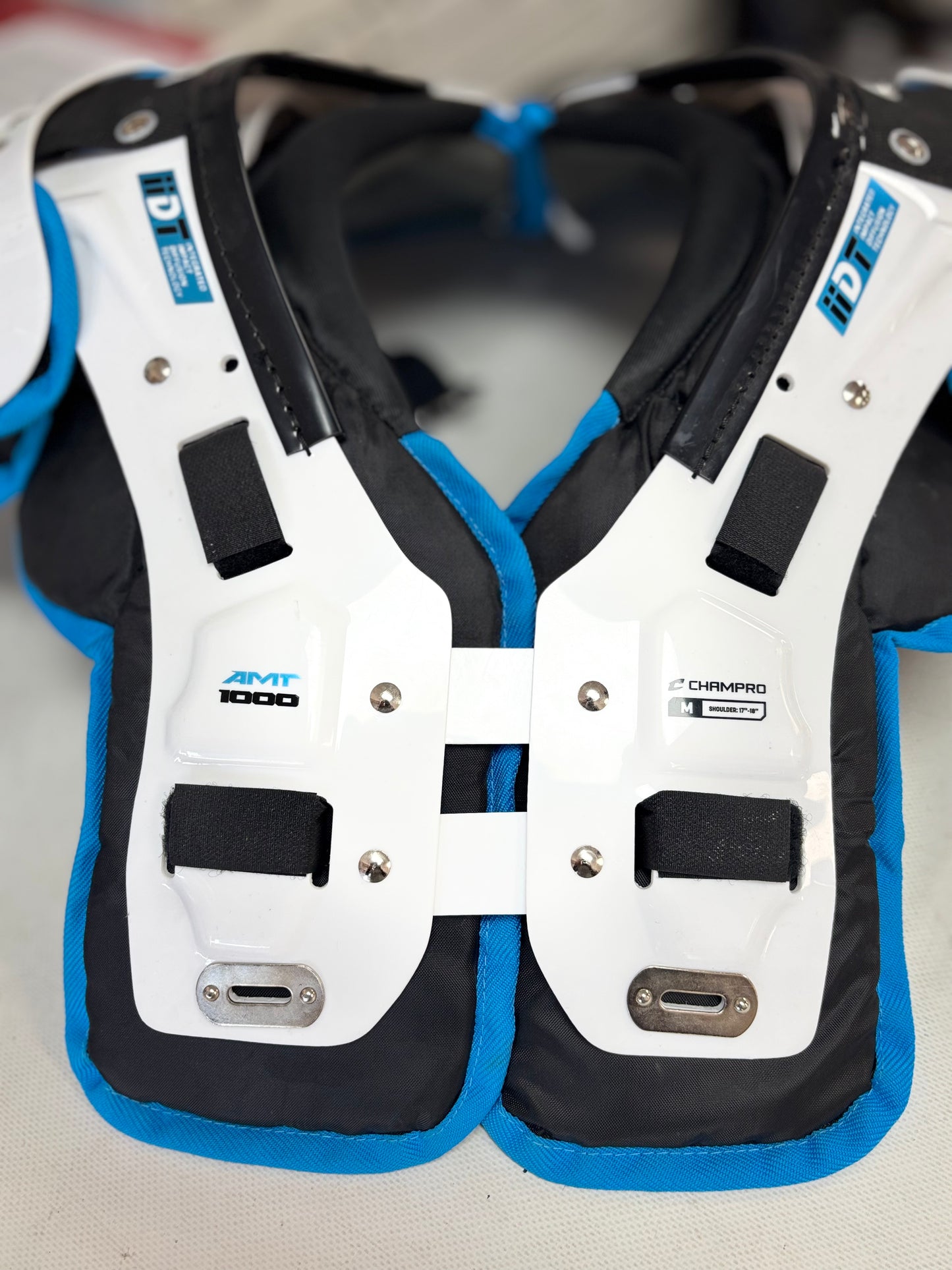 CHAMPRO AMT-1000 Medium Varsity Football Shoulder Pads