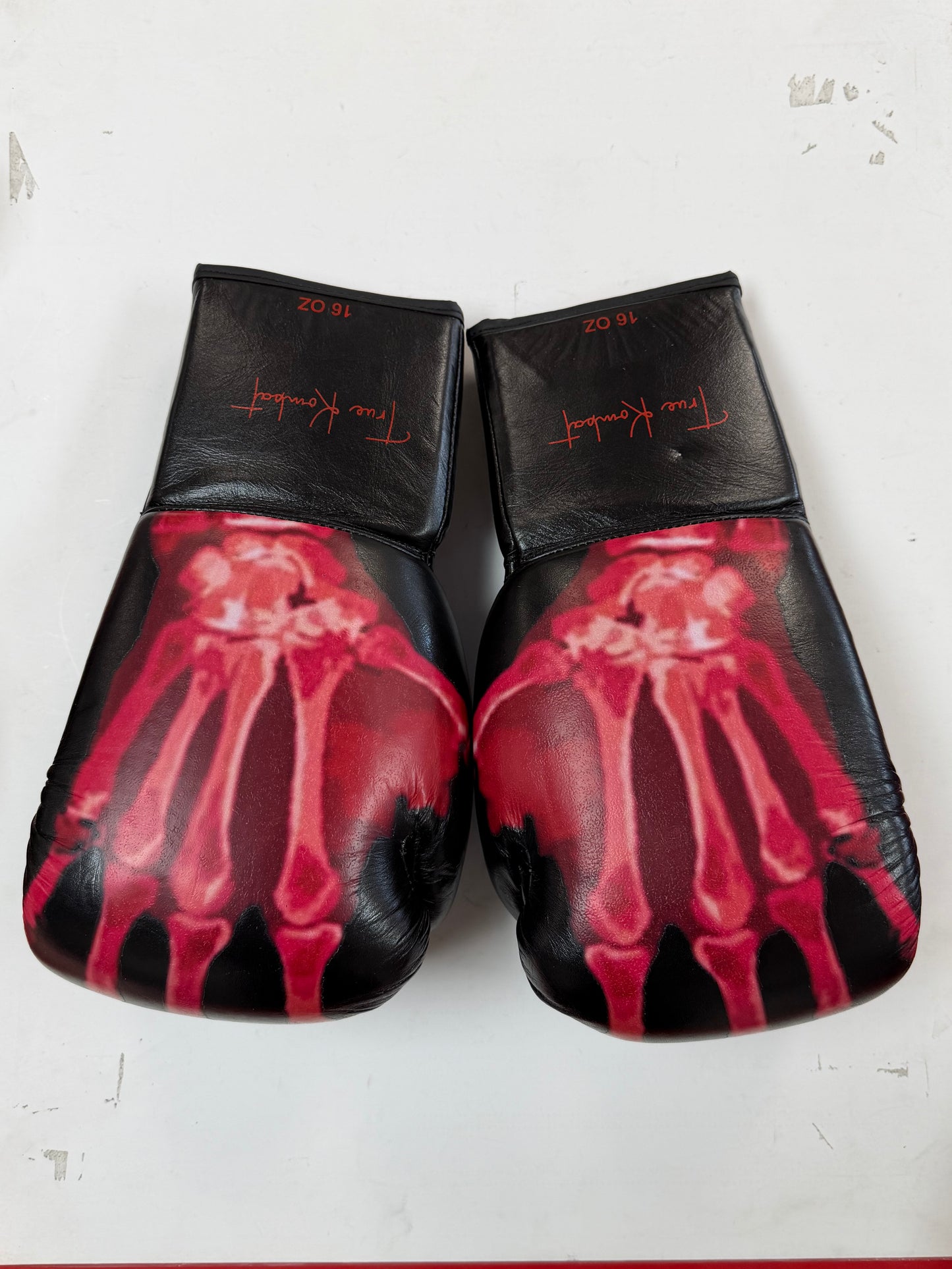 True Kombat 16oz Gloves