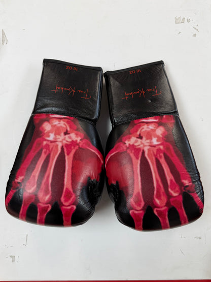 True Kombat 16oz Gloves