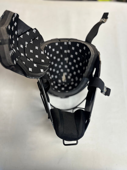 Marucci Select Catcher's Helmet 6 1/4” - 7”