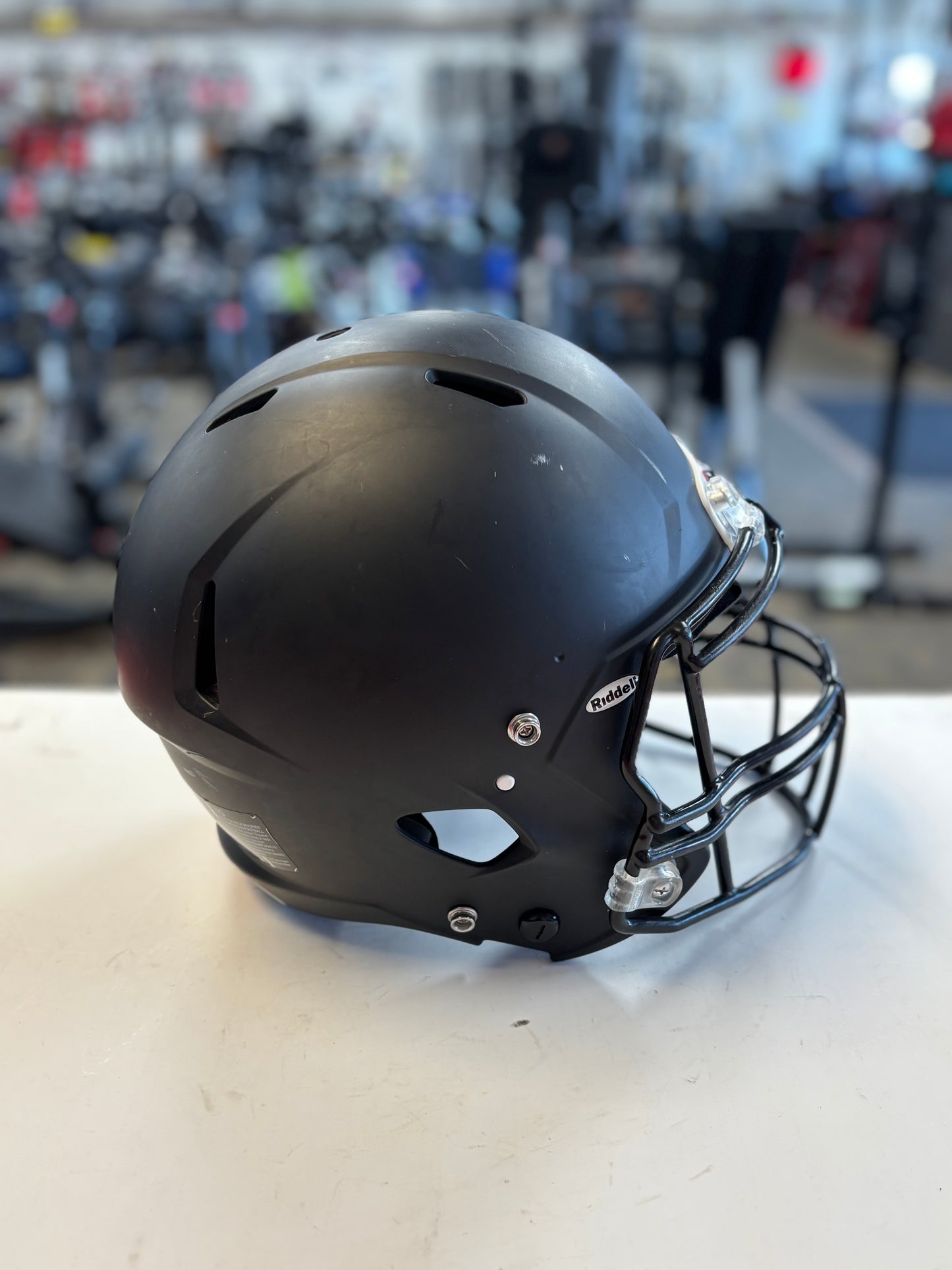 Riddell Victor-I 2023 Matte Black Youth S/M (used)