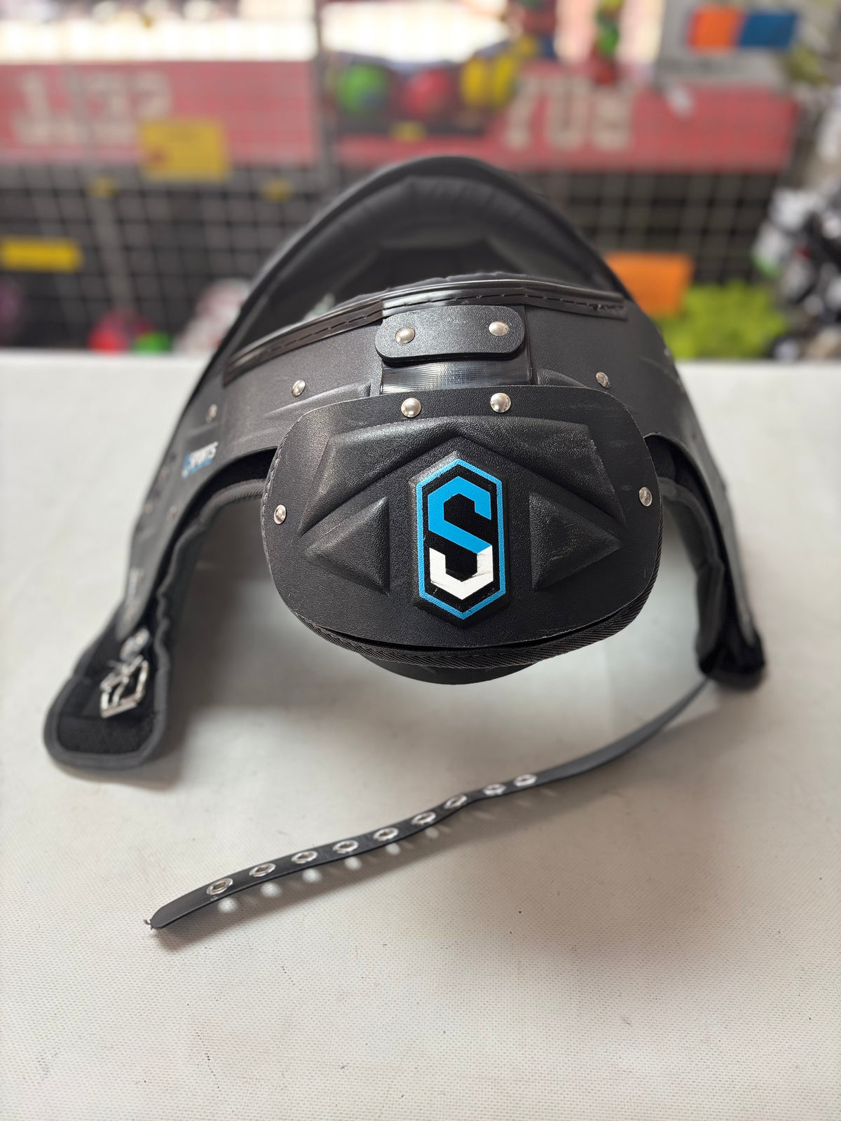 Sports Unlimited Xcalibur Youth Football Shoulder Pads Small