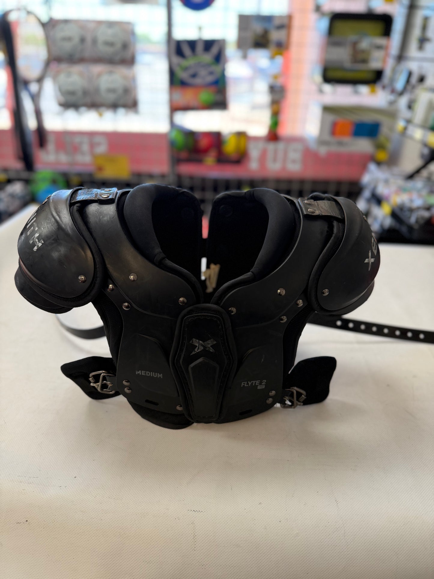 Xenith Flyte 2 Youth Medium Shoulder Pads (used)