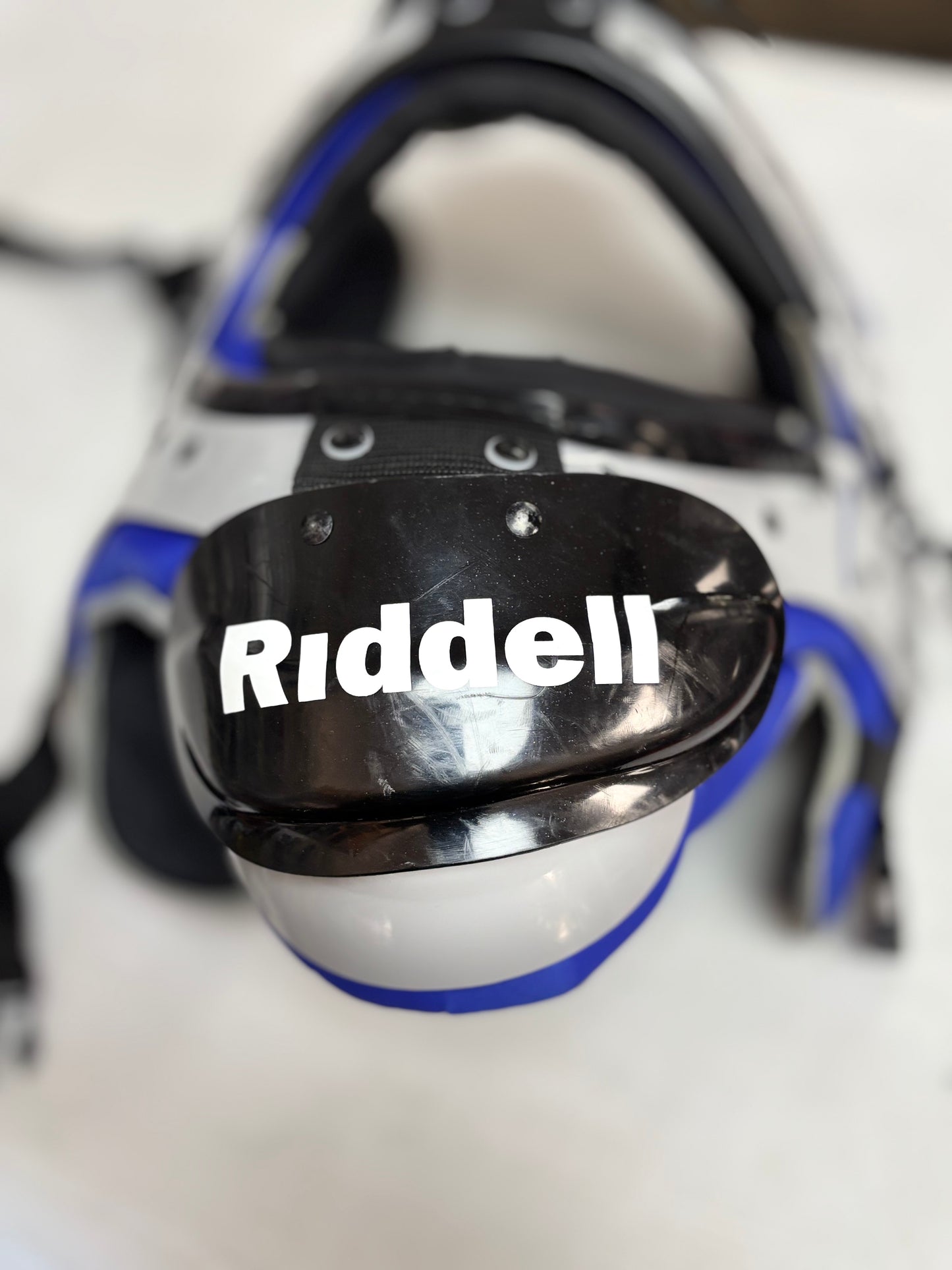 Riddell Pursuit Youth Large Football Shoulder Pads (used)