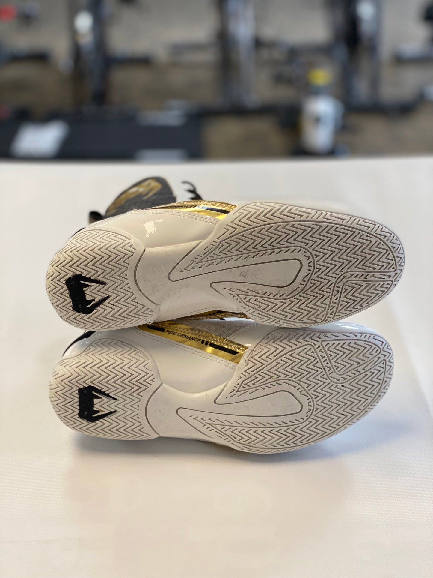 Venum Elite Boxing Shoes - Size 6.5 (Used)