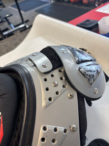 Schutt Flex Adult XLarge Shoulder Pads (used)