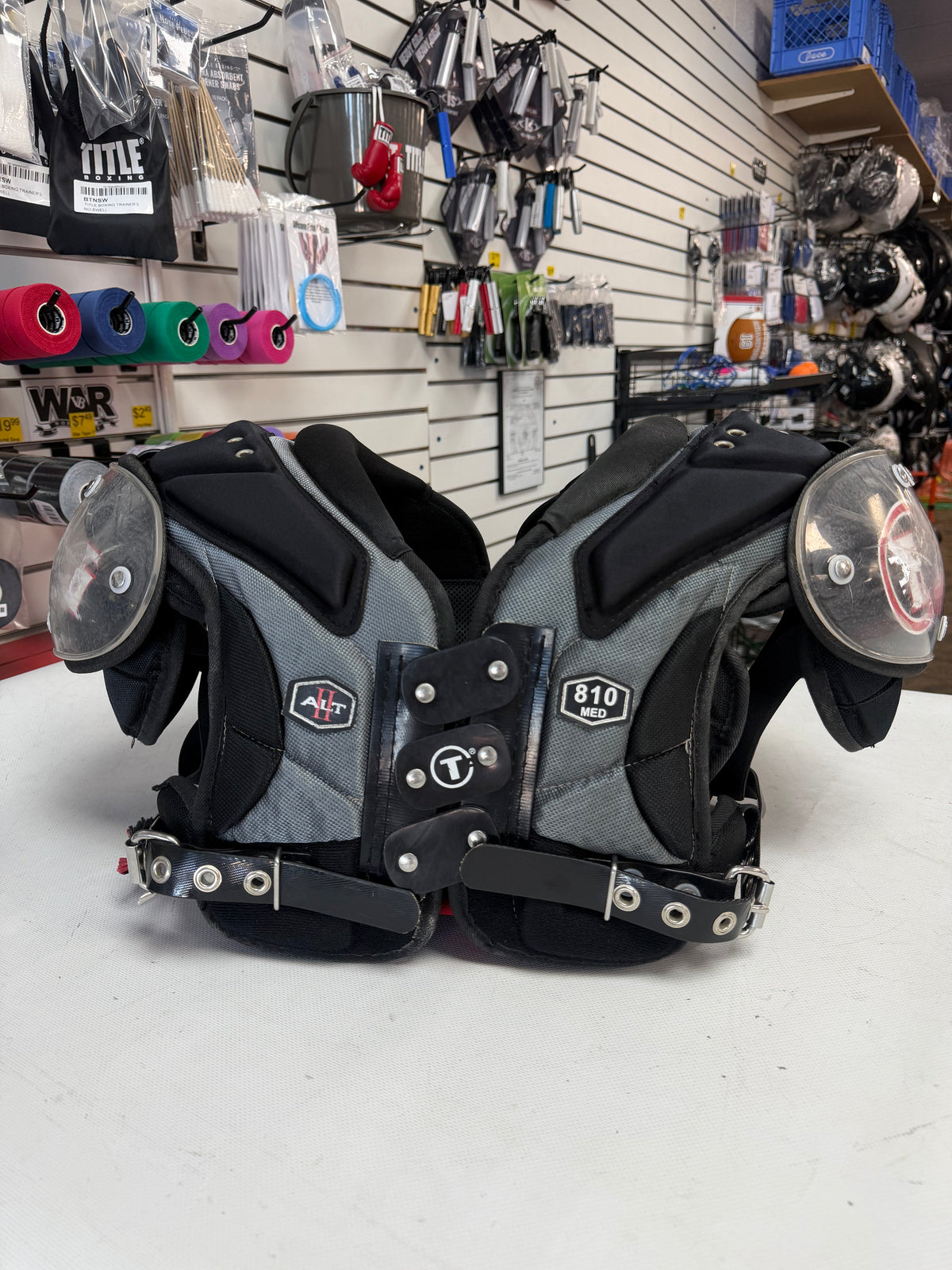 TAG Alt Shoulder Pads Adult Medium