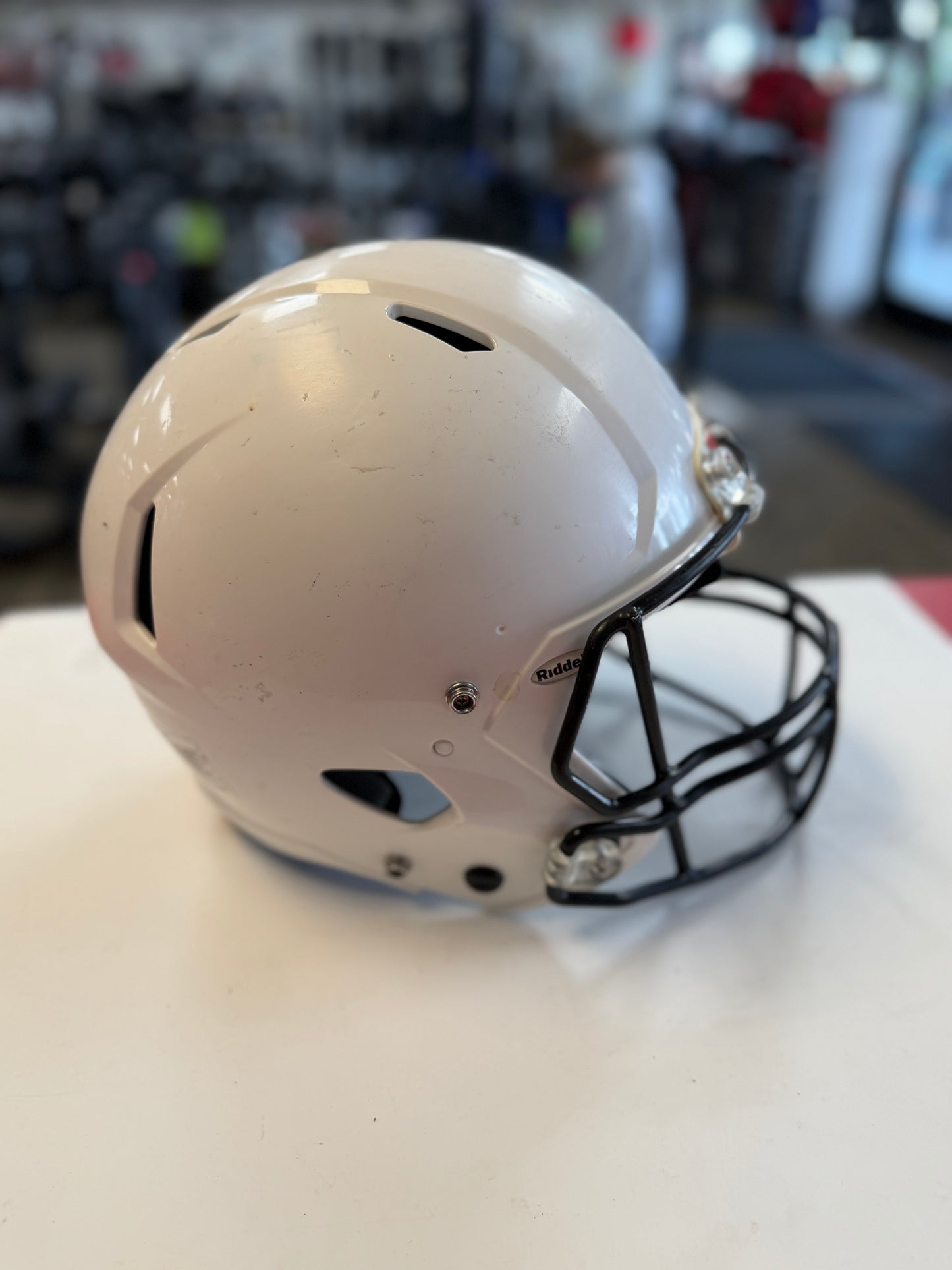 Riddell Victor Youth Large 2020 White Football Helmet (used)