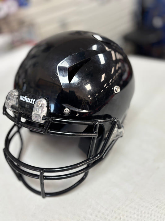 2024 Schutt Vengeance A11 Youth Medium Football Helmet
