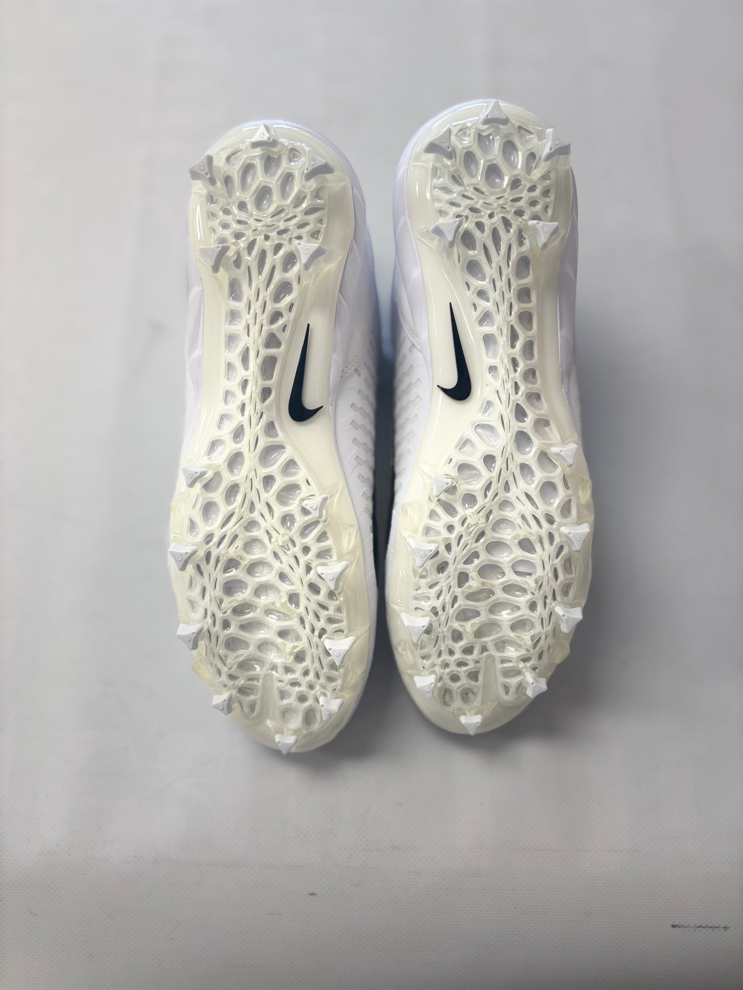 Alpha Menace Pro 2 Low P Football Cleats size 10.5