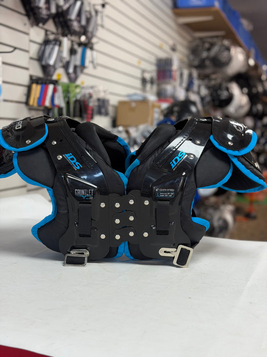 Champro Gauntlet Adult Shoulderpads used size Large