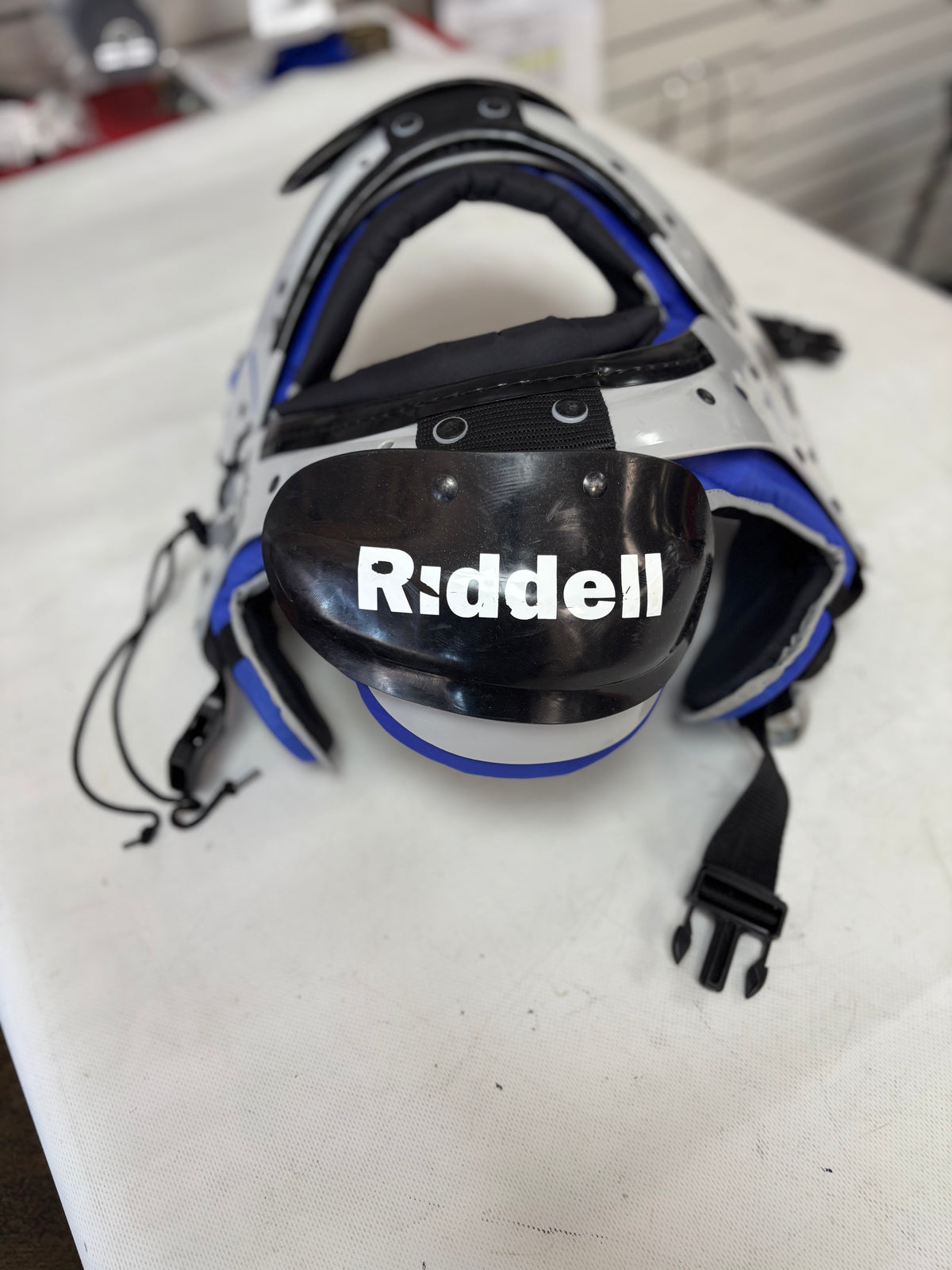 Youth Riddel Pursuit Size Medium Shoulder Pads