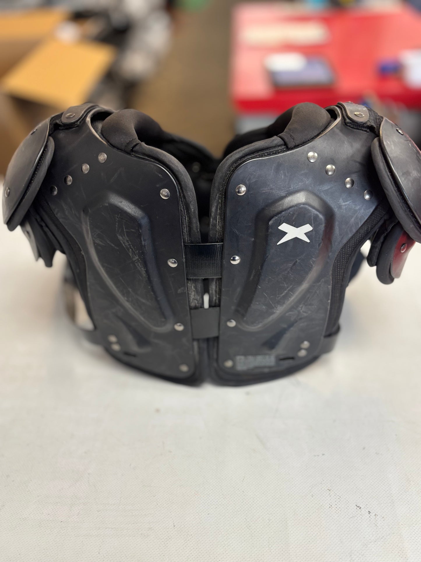 Xenith Flyte Youth Medium Football Shoulder Pads (used)