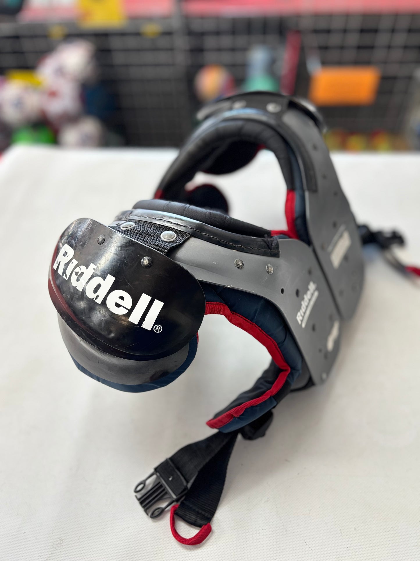 Riddell Pursuit Youth Large Football Shoulder Pads