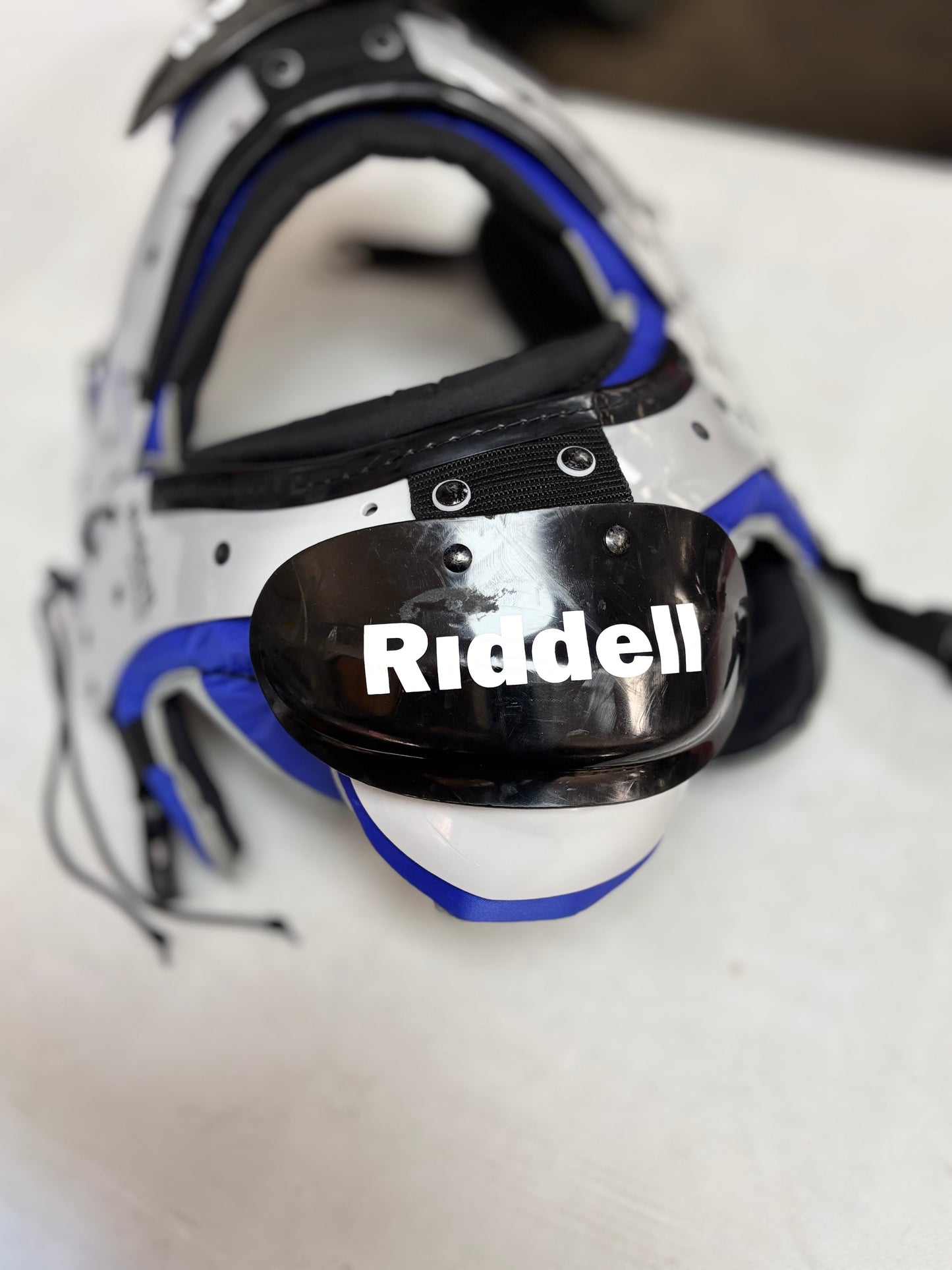 Riddell Pursuit Youth Large Football Shoulder Pads (used)