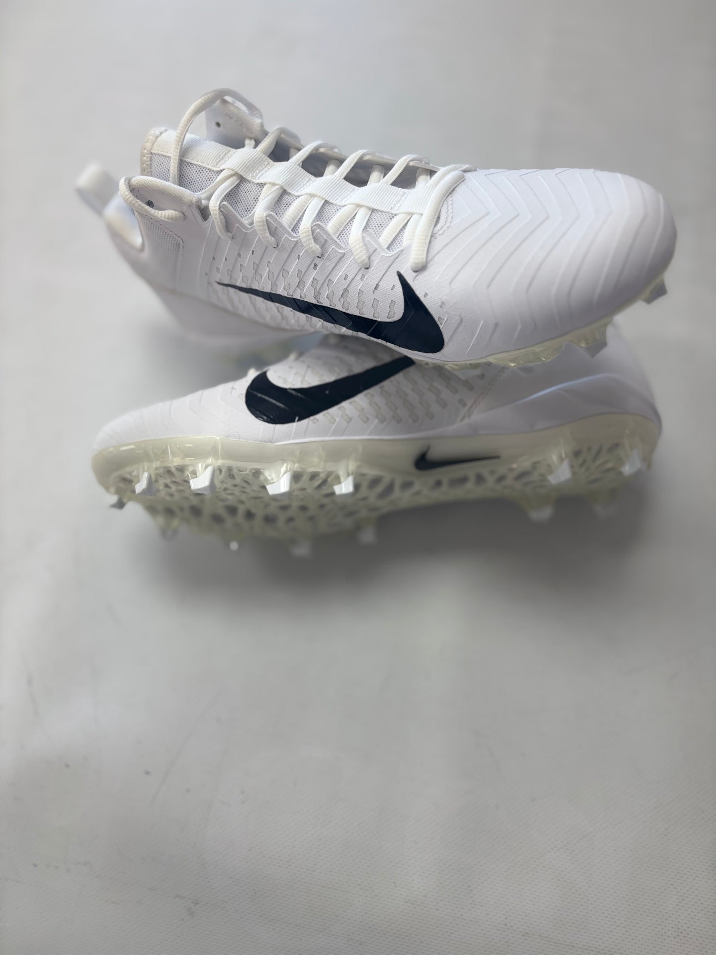 Alpha Menace Pro 2 Low P Football Cleats size 10.5