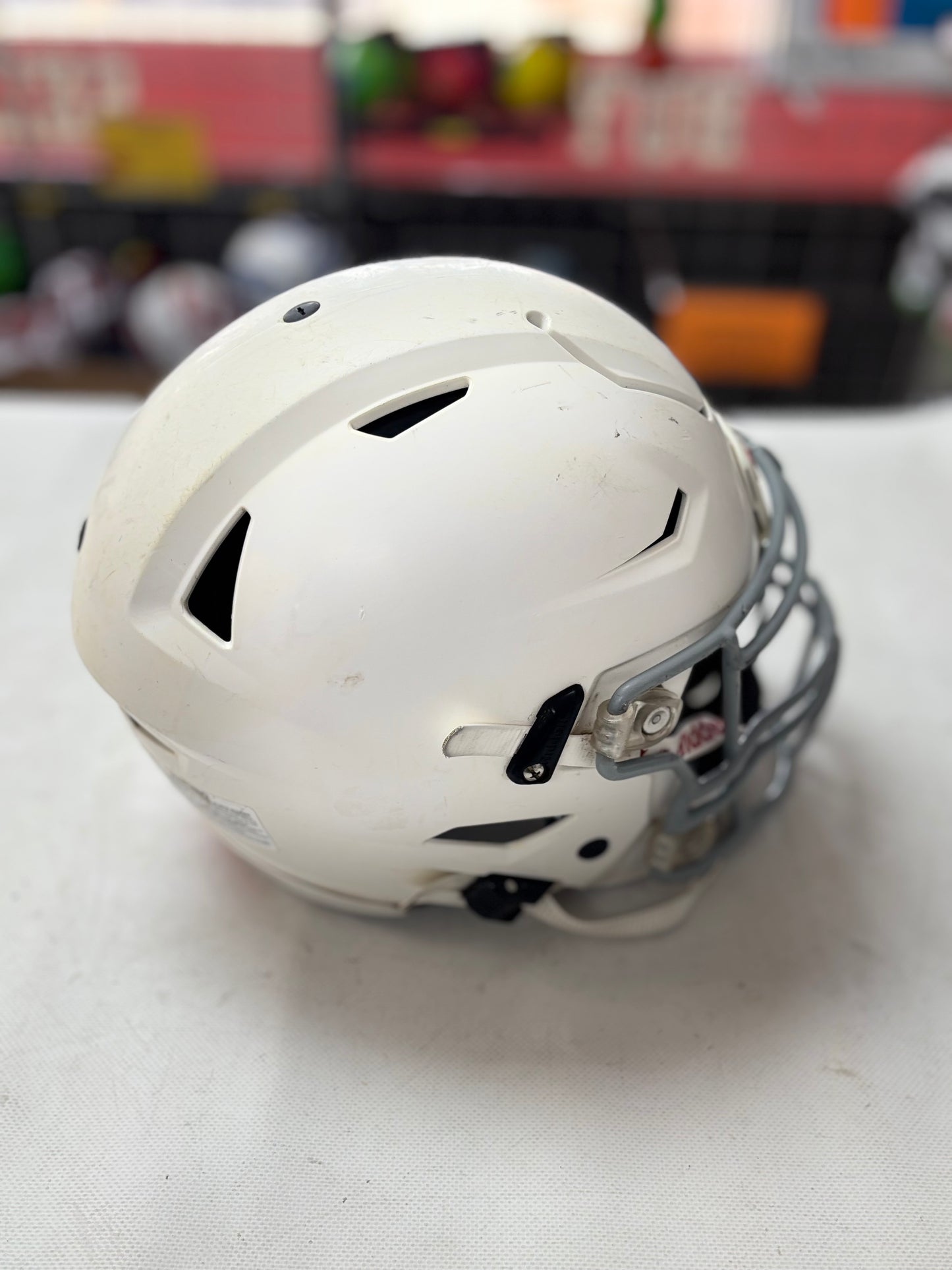 2023 White Riddell SpeedFlex Football Helmet Youth Large (used)