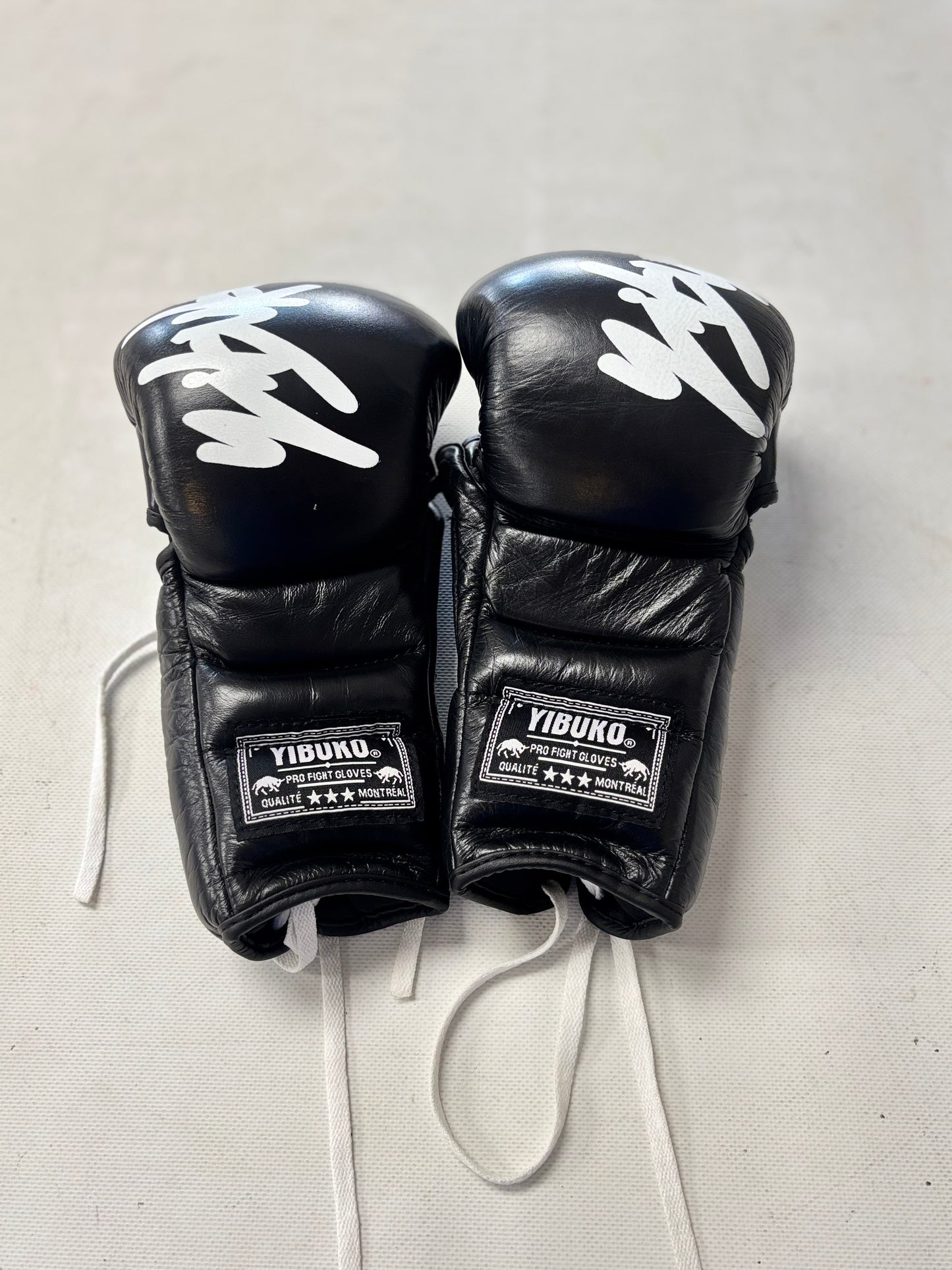 Yibuko MMA Lace-up Gloves 9oz